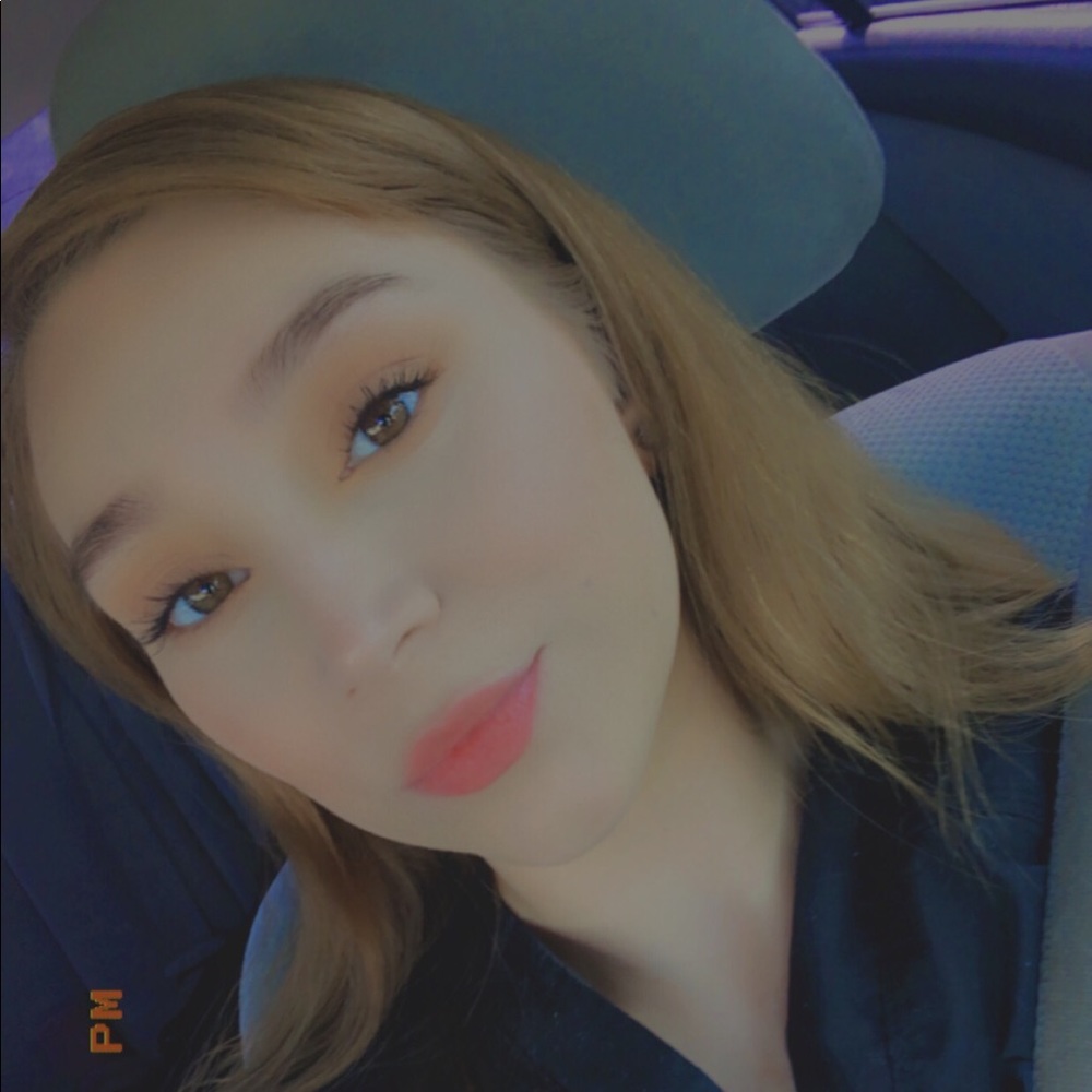 Meet your Posher, Jasmine